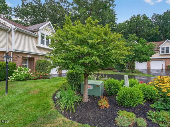 4028 Chaucer Place, Slingerlands, NY 12159