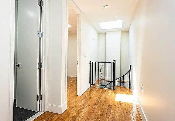 3rd image of 321 Putnam Ave #3B