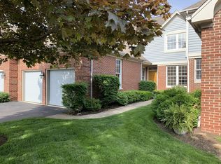 2117 Warrington Ct, Glenview, IL