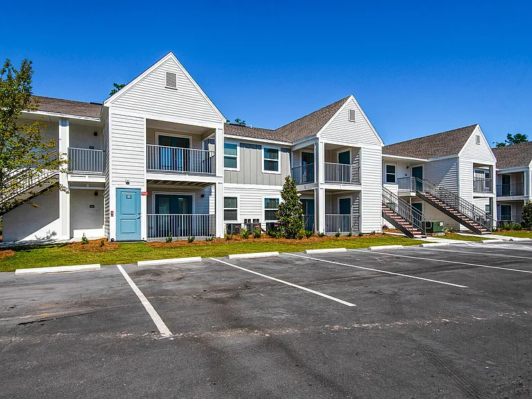Stanford Pointe — Photo 14