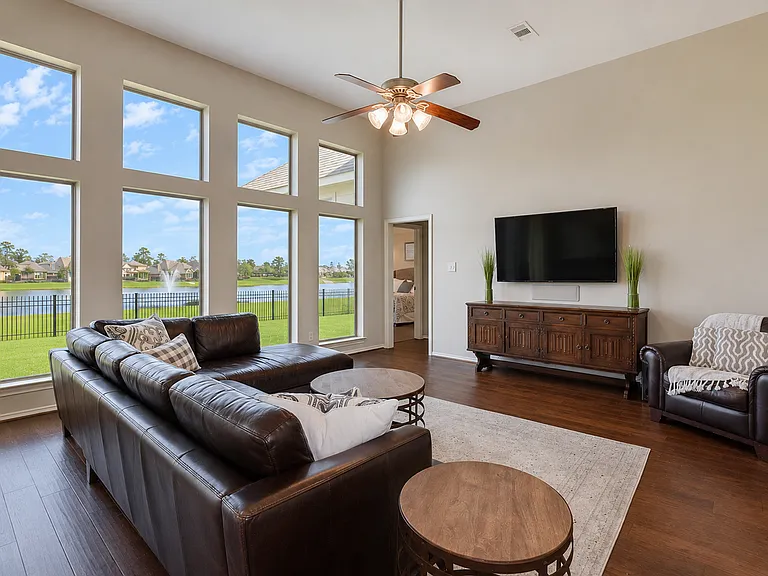 2823 Woodland Glen Ln — Photo 6