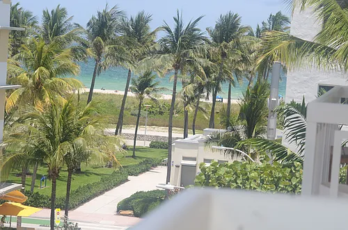 1357 Collins Ave #2R Photo 1