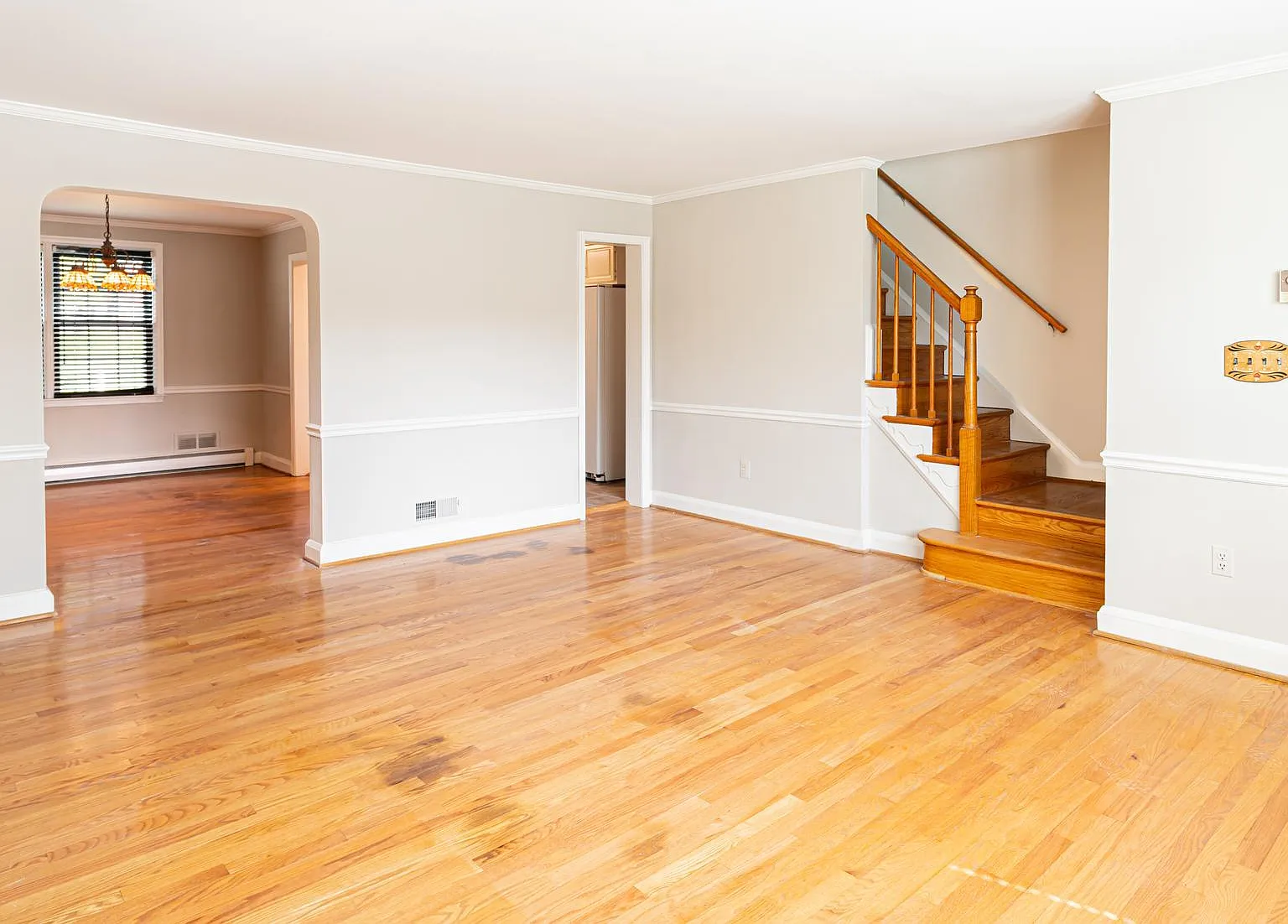 3 bed, 1.5 bath, 1920 sqft, $2,500 — Photo 4