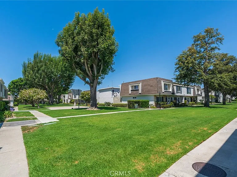 10062 Ellis Ave — Photo 37