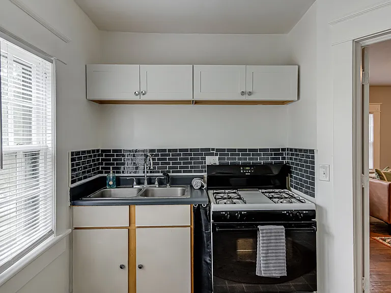 1504 W Friendly Ave #B — Photo 11