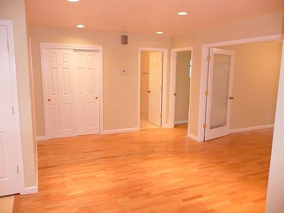 5th image of 2460 Ironwood Ave