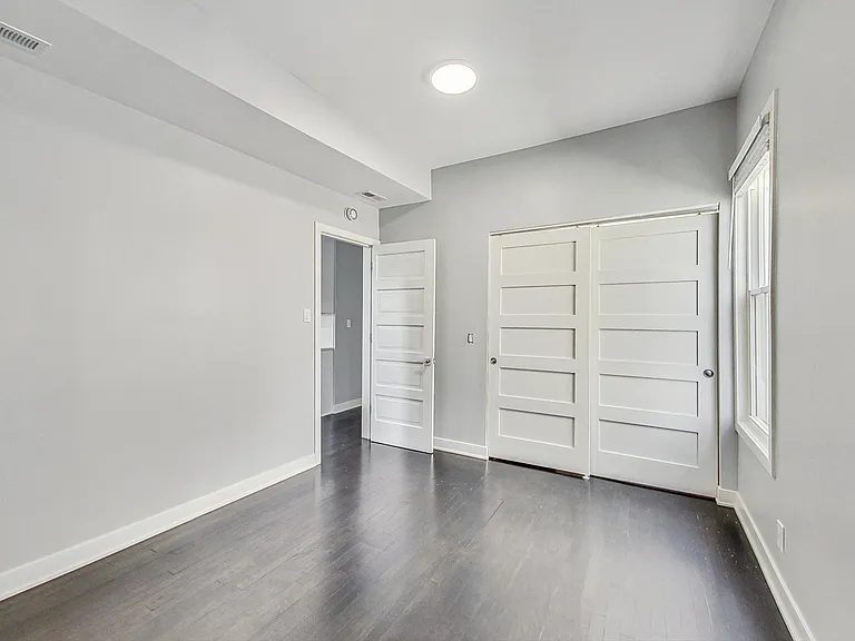 2037 N Spaulding Ave #2 — Photo 35