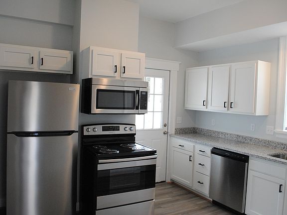 3rd image of 1817 Hewitt Ave #1