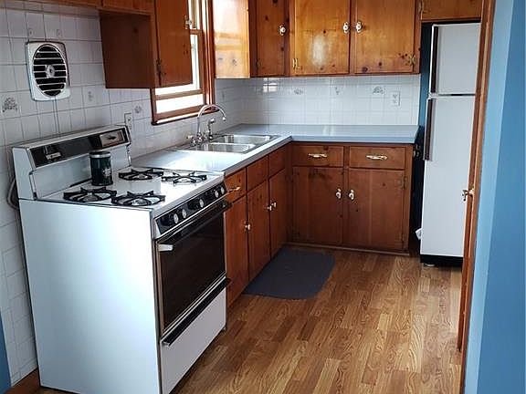 5th image of 3034 Walbridge Dr