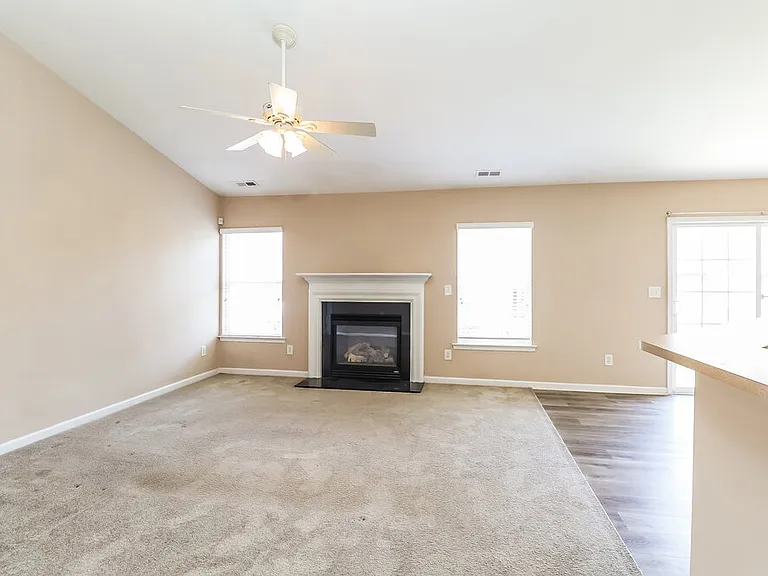 722 Hope St — Photo 6