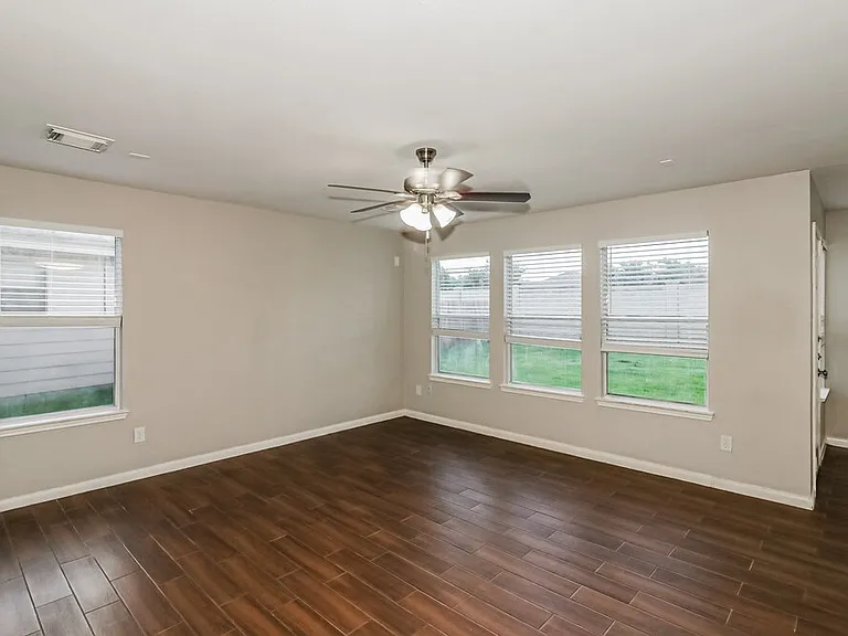 16102 Dawn Marie Ln — Photo 5
