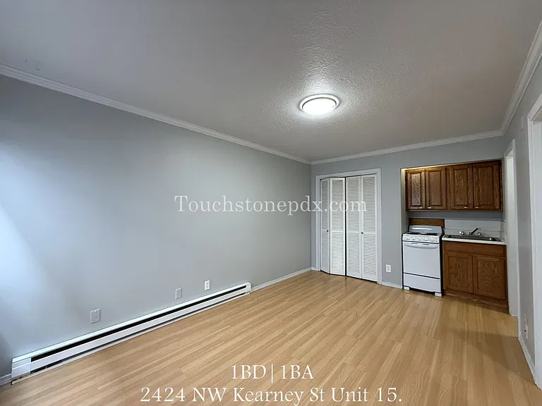 2424 NW Kearney St #15 — Photo 2