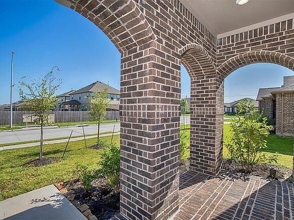 2nd image of 3896 Littlebourne Ln