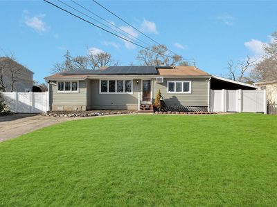 27 Heyward Street, Brentwood, NY, 11717