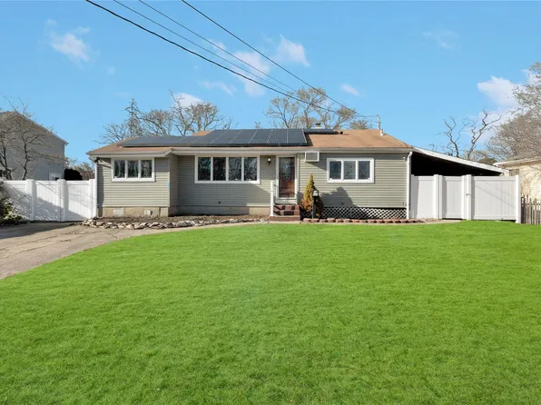 27 Heyward Street, Brentwood, NY 11717