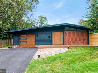 3304 Brandy Ct, Falls Church, VA 22042