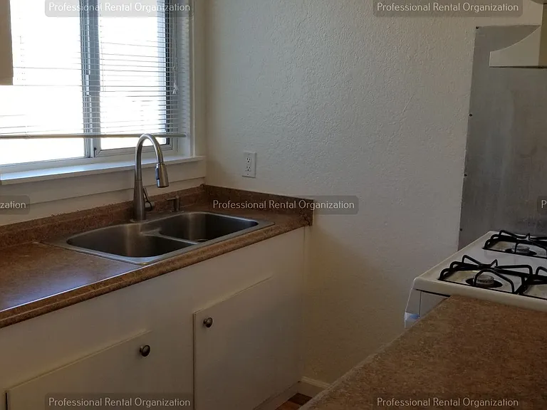 4105-4111 Silverado Trl — Photo 14