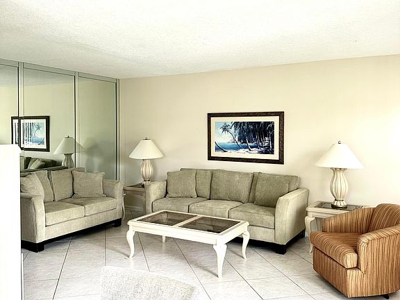 3rd image of 4041 Newport N