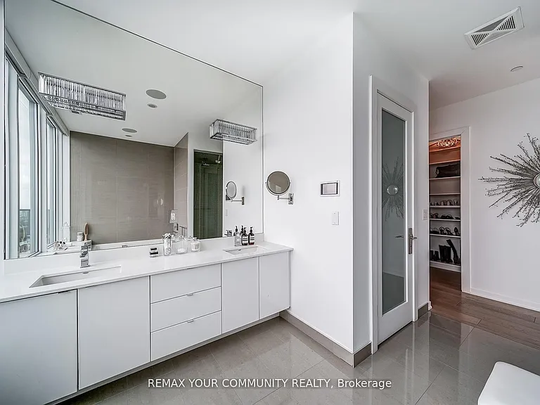 150 E Liberty St #Penthouse 2 — Photo 25