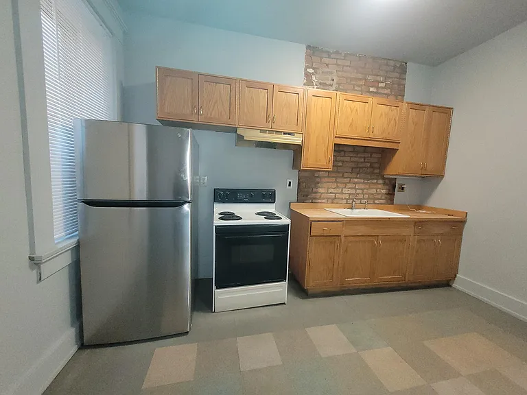 1669 Hamer St #1 — Photo 4