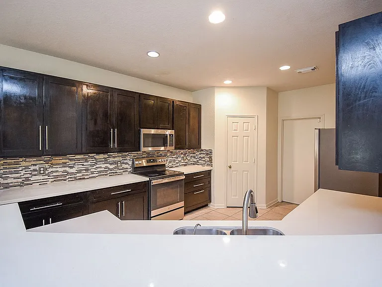6323 Haddock Ct — Photo 18