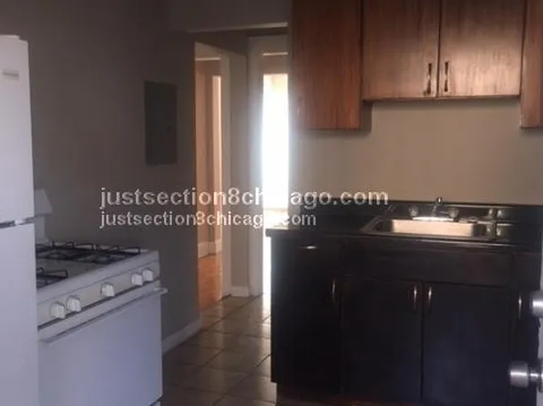820 E Marquette Rd #1, Chicago, IL 60637