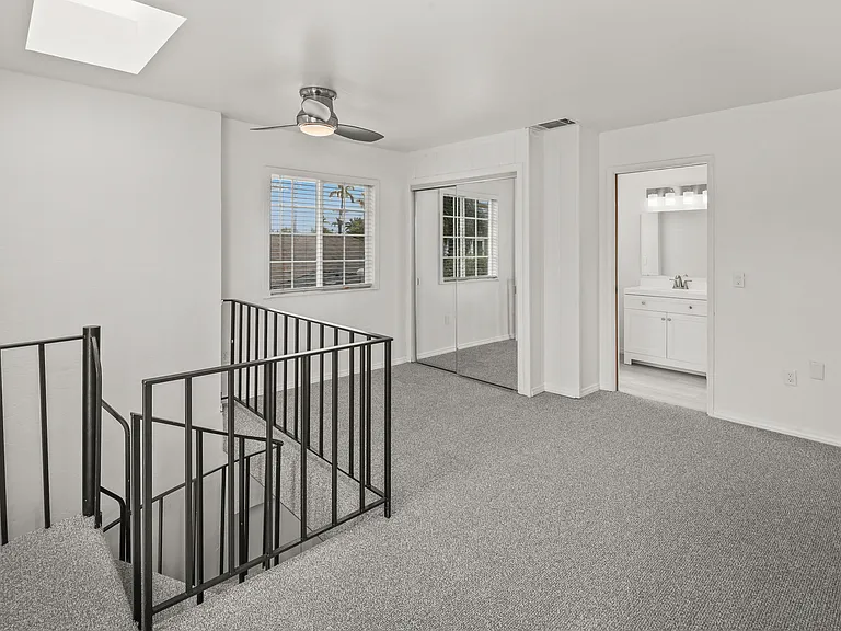 3925 Hawk St — Photo 34