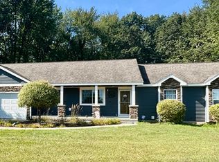 5495 N Shore Rd, Pinconning, MI 48650
