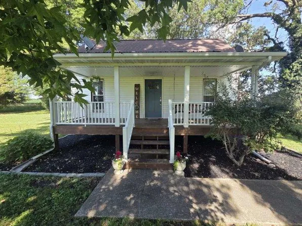 3794 Valier Carpet Rd, Tamaroa, IL 62888