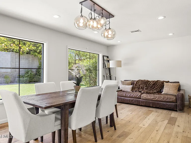 2601 E Sahuaro Dr — Photo 8
