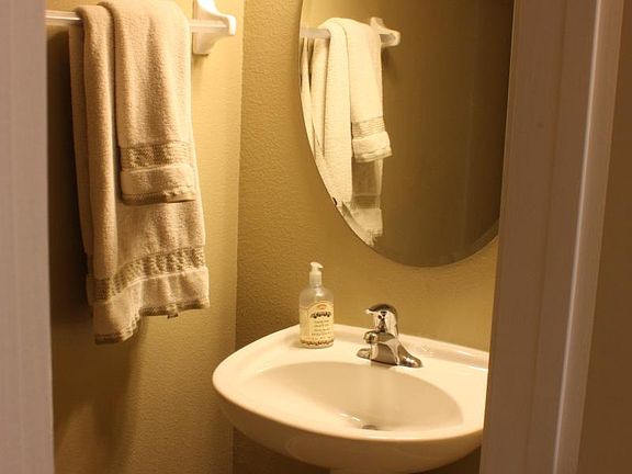 1/2 Bath room