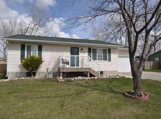 68 N Stanley Dr, Lincoln, ND 58504