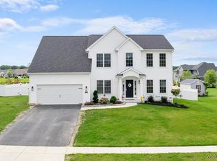 5472 Sycamore Ln, Hamburg, NY 14075