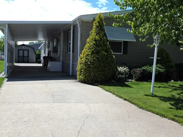 371 Pin Oak Cir, Elyria, OH 44035