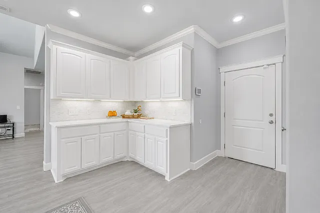 325 Mill Creek Dr — Photo 10