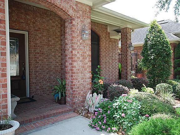 2nd image of 4831 Julia Ct