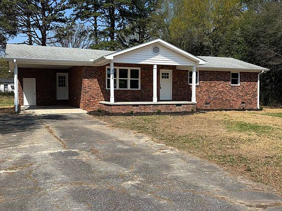 2nd image of 302 Thompson Rd