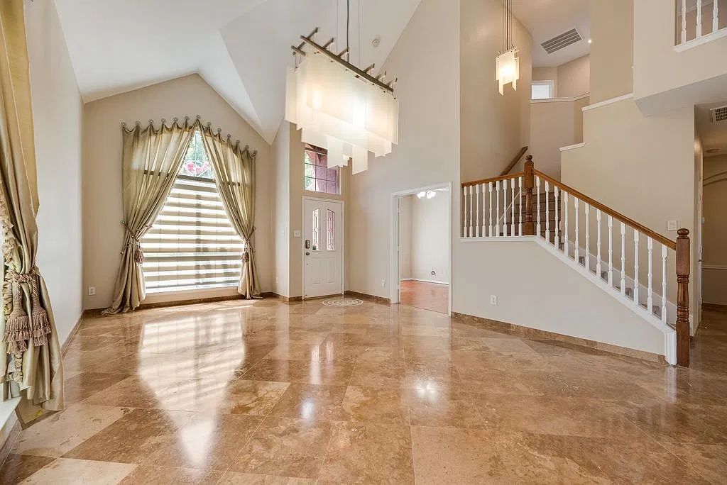 4 bed, 2583 sqft, $2,785 — Photo 1