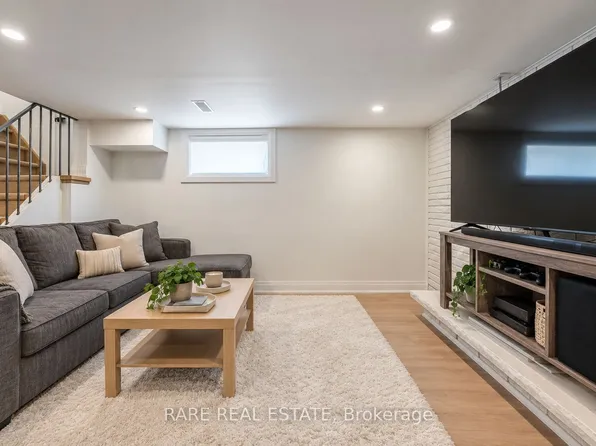 27 Fairbank Ave #1, Toronto, ON M6E 3Y5
