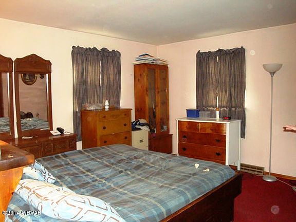 3rd image of 225 Pine St