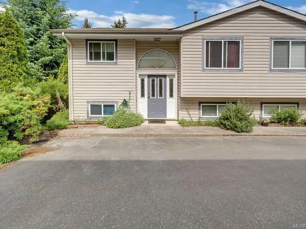 1129A 2nd Ave #3, Ladysmith, BC V9G 1J5