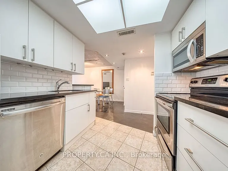 1001 Bay St #2902 — Photo 9