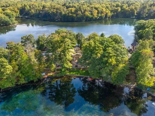 89 Dudley Rd, Wayland, MA 01778