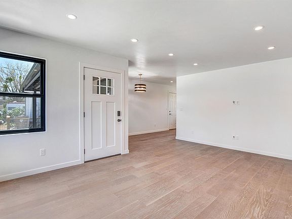 4th image of 29 Archer Ave
