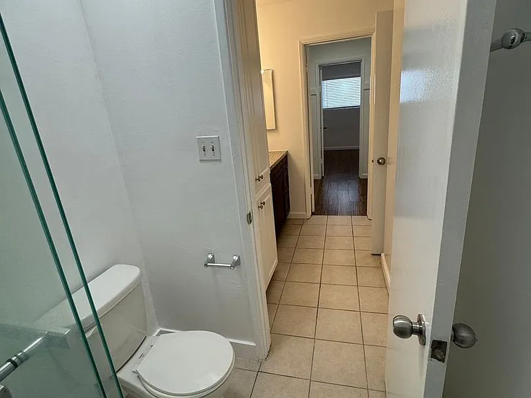 617 N Orange Dr — Photo 25
