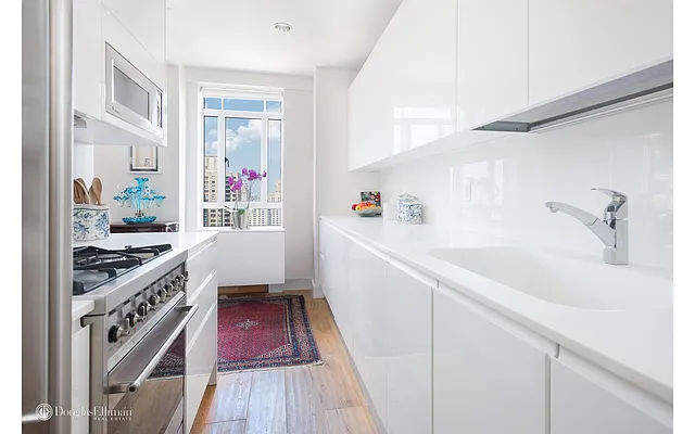 Sold by Douglas Elliman | media 2