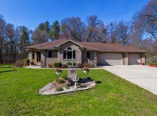 354 Oak Ct, Oconto, WI 54153