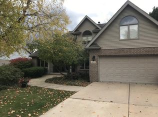 1011 Erins Glen Dr, Joliet, IL 60431