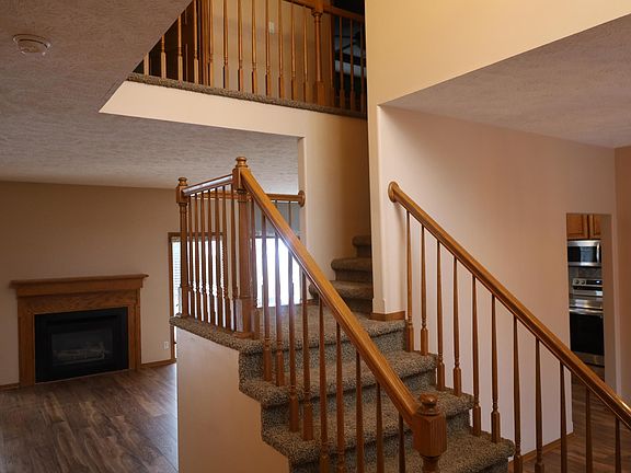 4th image of 2108 Queen Dr