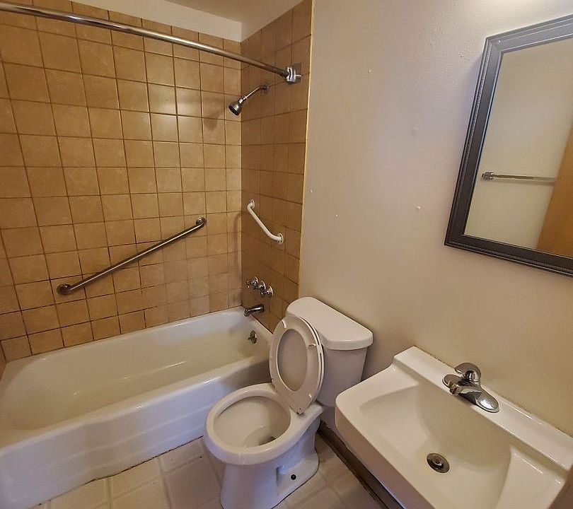 2nd image of 6257 W Oklahoma Ave #4